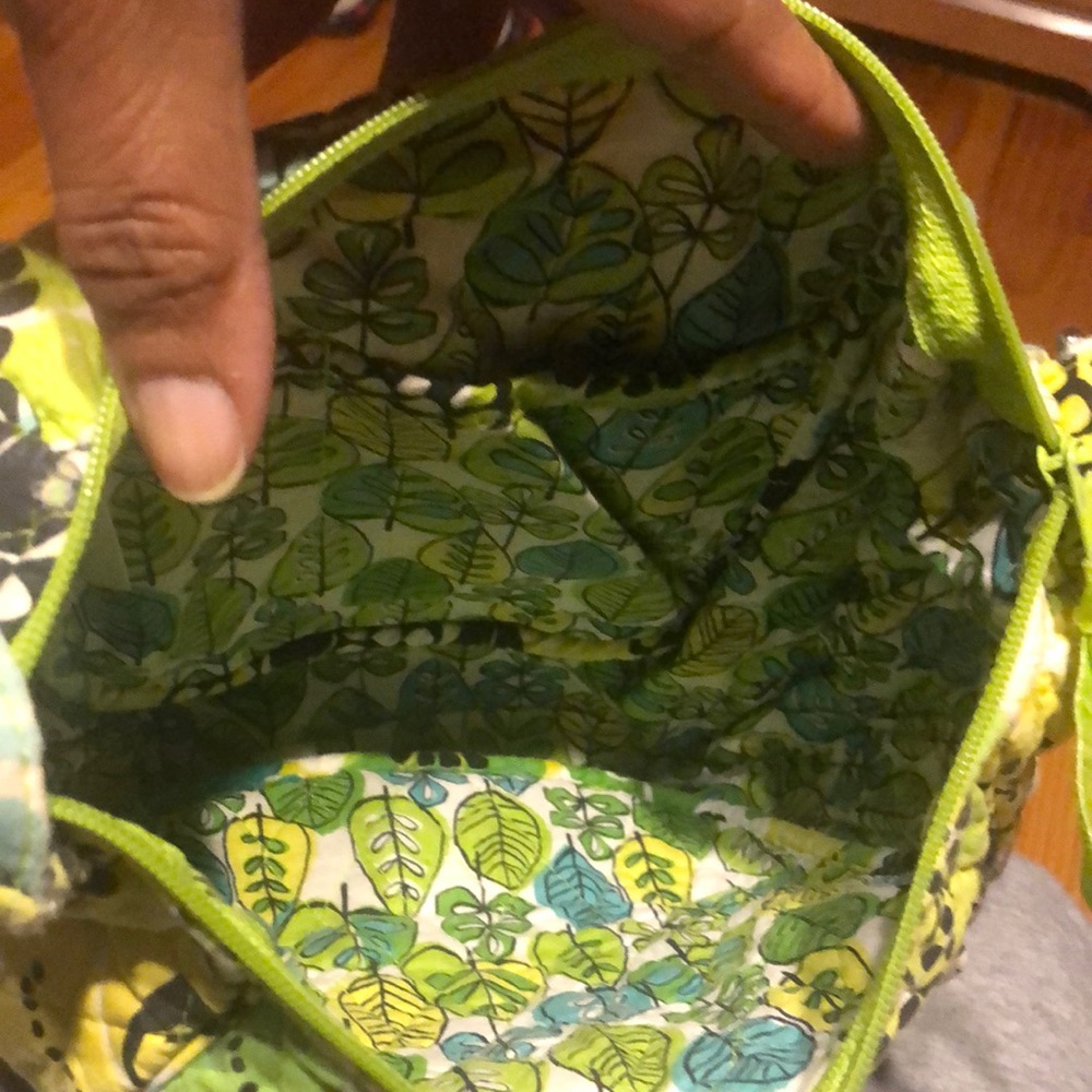 Vera Bradley purse. Colors blue green and white. Measures 9x7x3.5 - Picture 6 of 7